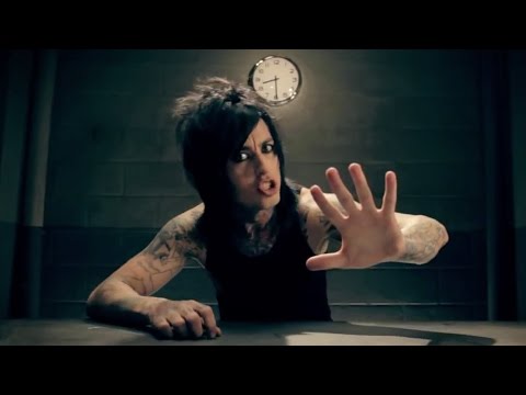 Falling In Reverse – „The Drug In Me Is You“