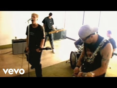 The Offspring – She’s Got Issues (Official Video)