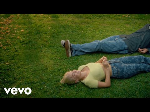 Astrid S – It’s Ok If You Forget Me (Official Music Video)